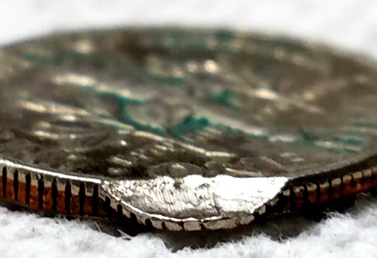 1990-P-Roosevelt-Dime-Indent-On-Obverse-And-Reverse?